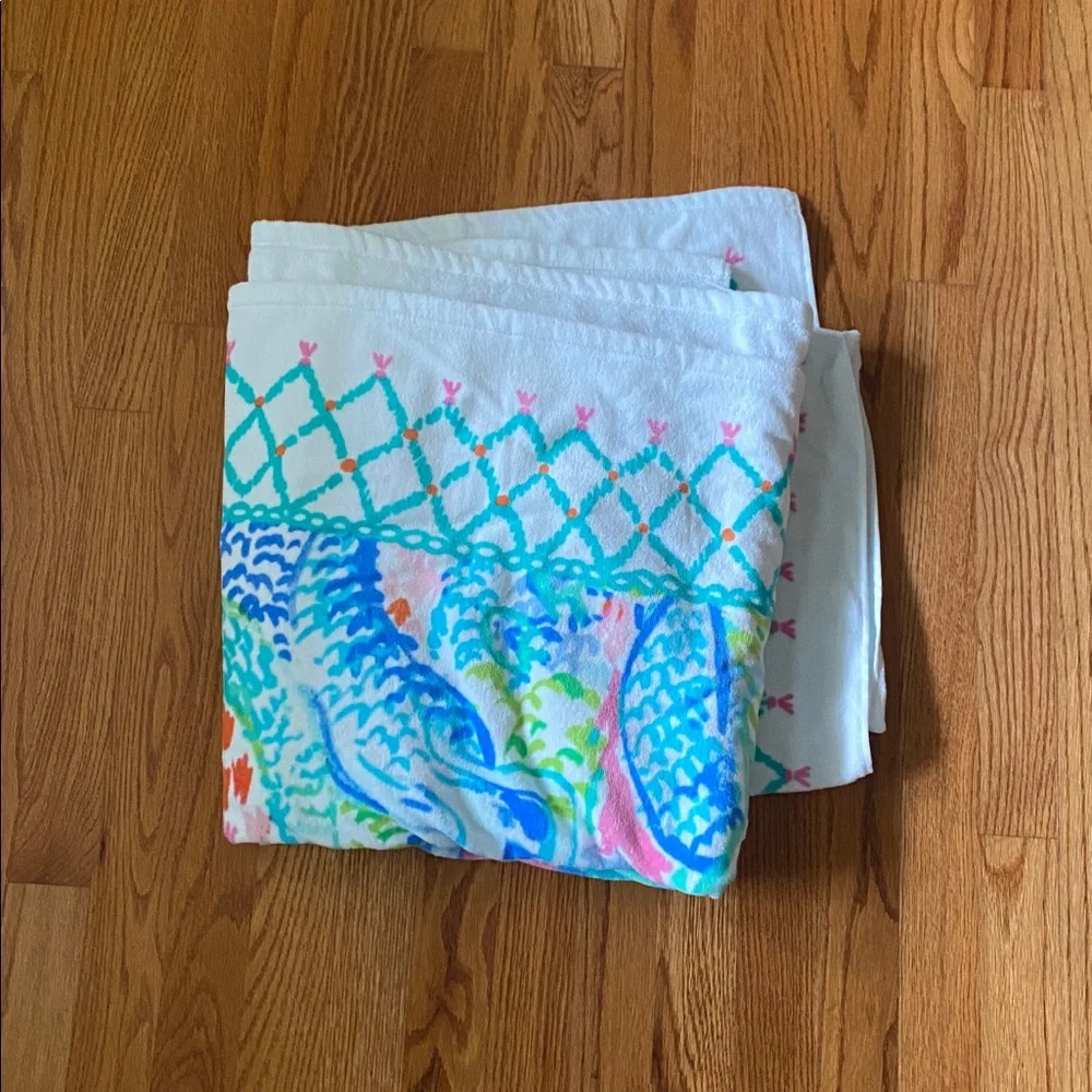 NWOT Lilly Pulitzer Mermaid Cove Family Towel UPF 50+